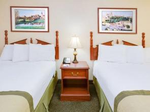 Baymont Inn & Suites Ozark