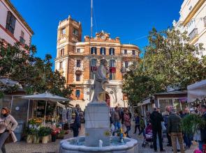 Playamar in Cadiz With 3 Bedrooms and 1 Bathrooms