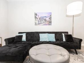 204 Stylish King Bed Suite