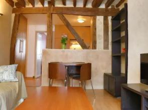 One Bedroom Apartment Near Madeleine