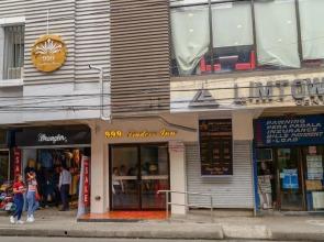 999 Traders Inn Hotel