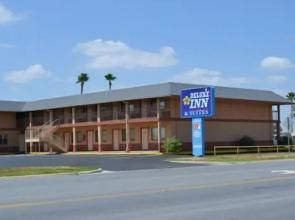 Deluxe Inn and Suites Weslaco