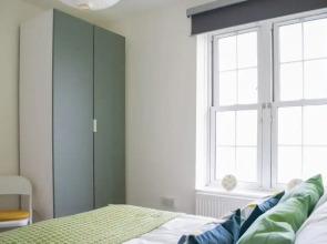 Stylishly Decorated 3 Bedroom Flat With River Views