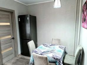 Luxury Apartments on Metallurgov Square, 8