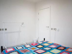 Modern 1 Bedroom Flat With Balcony Near Canary Wharf