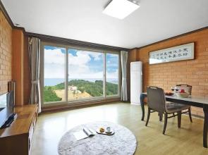 Yeosu Hwangto Pension