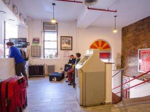 Jazz on The Park Hostel