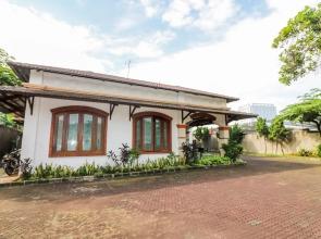 NIDA Rooms Garden Tomb Kebagusan