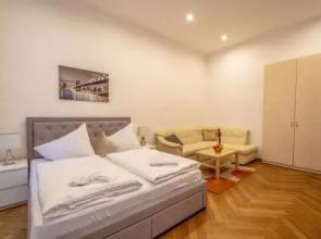 Vojtesska Apartment By Ruterra