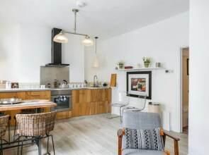 Rustic 2 Bed Maisonette Over 3 Floors In Goodge St