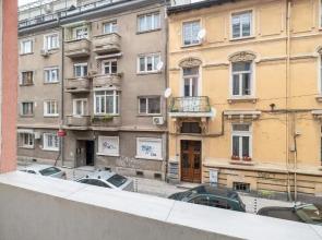 Cute and Cozy 1BD Apartment in the City Center