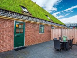 Charming Farmhouse in Egmond aan den Hoef with Sauna