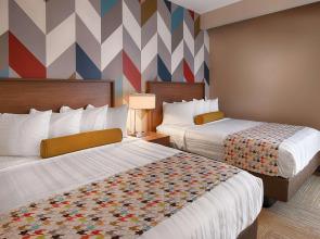 La Quinta Inn and Suites by Wyndham Tulsa Downtown - Route 66