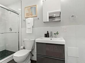 Stylish & Furnished Studio in Lakeview