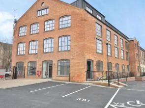 Luxurious One Bedroom Apartment in Northampton