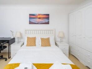 Deluxe 2Bed Duplex Apartment & parking