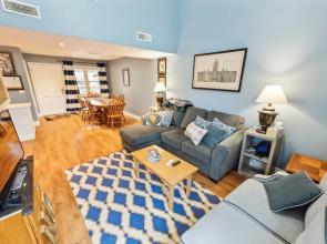 Stylish Notre Dame Condo Sleeps 6 2 Bedroom Condo