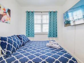 Cozy South Beach 1BR Apt Near Beach and Ocean Drive