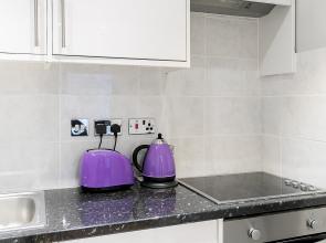 Attractive 1-bedroom with open plan kitchen Oxford