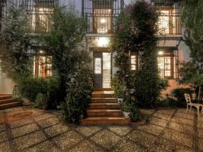 2.5 Million Villa. Magical Sunset. Super Close To Everything. 5br, 4ba, Pool, A/C+Heating