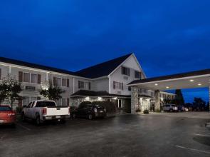 Super 8 by Wyndham St. Ignace