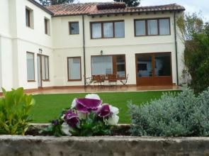 Burgos 102022 5 Bedroom Holiday home By Mo Rentals