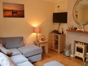 2 Bedroom Maisonette With Garden in Bow