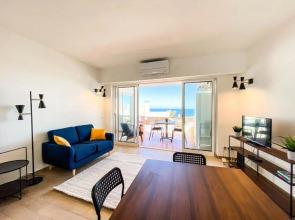 Balcony with Seaview - 1 Bed Apartment