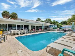 Seabreeze - 6BR Pool and Steps to Beach
