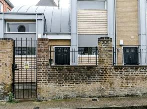 Lovely 1br Home, Located in Farringdon, 2 Guests
