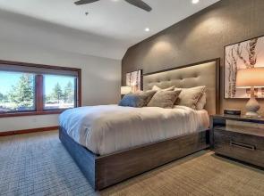 LuxuryÂ 4br  Steps From Heavenly Village & Gondola 4 Bedroom Condo by RedAwning