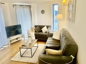 Sleeps 4 - Private Balcony - Wheelchair Accessible
