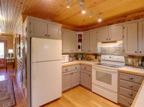 Roomy Riverfront 'trout Valley Cabin' w/ Porch!