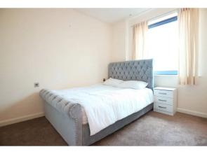 Breathtaking Modern Flat on the Dockside, Sleeps 6