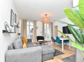 Superb Apartment for 6 People in Paris