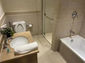 ريفان بيتش شقه 3 غرف على البحر يتطلب عوائل فقط