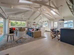 Hanalei Beachfront 3 Bedroom Home by RedAwning