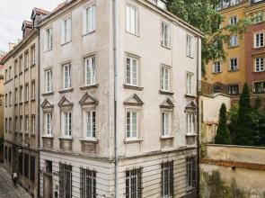 oompH Warsaw Old Town Premium