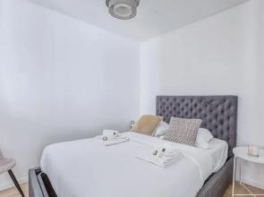 Stunning 3BR Home in the Heart of 10th Arr. Paris!