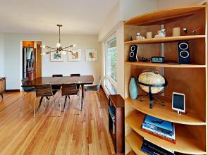 3BR Mountain View House in Seattle by RedAwning