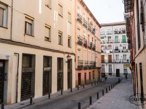 Charming Antiques Market