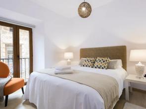 Cozy Apartment in Great Location 2 Bd. Plaza Nueva II
