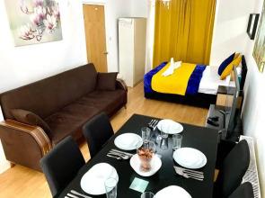 London 4 Bedrooms 3 Bathrooms with Garden House