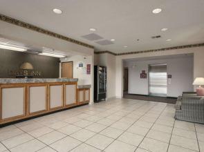 Days Inn by Wyndham Jefferson City