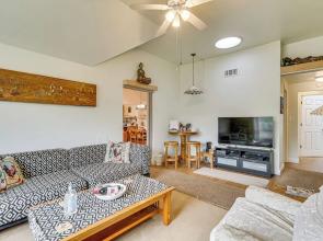 7 Mi to Dtwn Portland: Quiet Yet Central Home