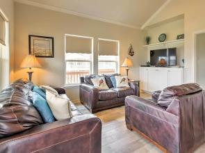 Port Bolivar Getaway w/ Ocean View: Walk to Beach!