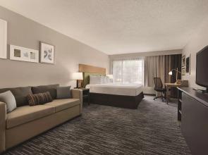 Country Inn & Suites by Radisson, Detroit Lakes, MN