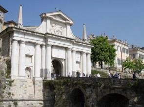 Elegante Appartamento In Bergamo