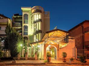 Boryana Hotel