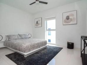 Ocean Front contemporary 3 Bedroom townhouse.